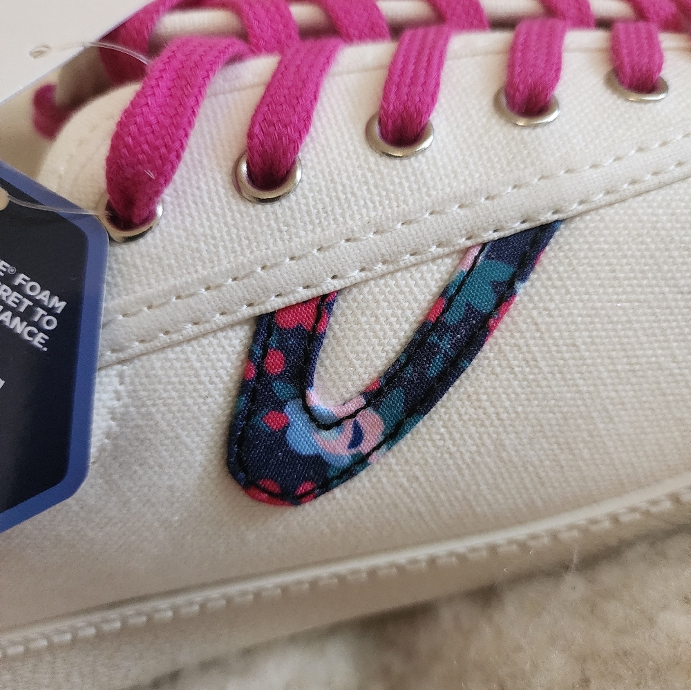 White Sneakers with Pink Laces - Picture 5 of 8